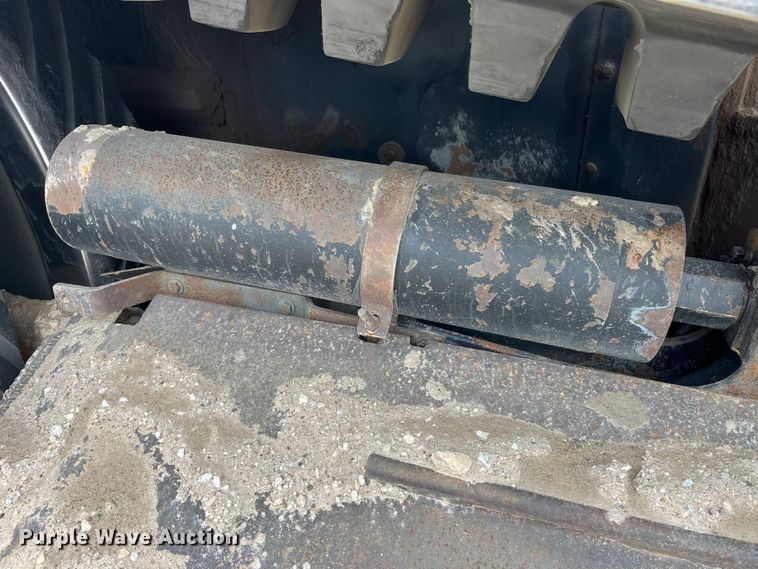 image for item MW9453 2006 Caterpillar Challenger MT865B tractor