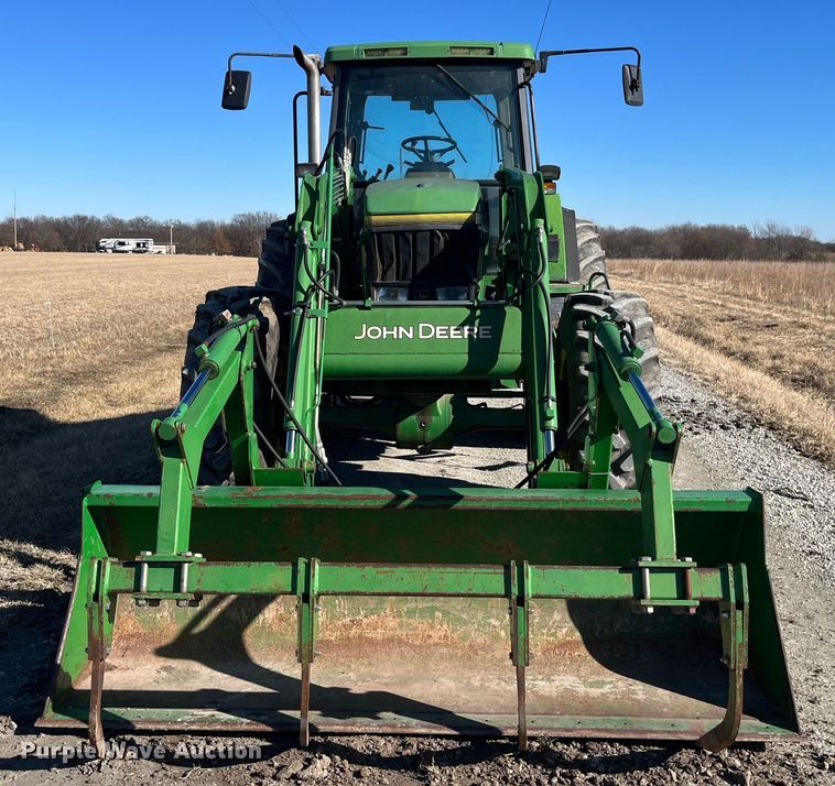 image for item MW9491 1993 John Deere 7800  MFWD tractor