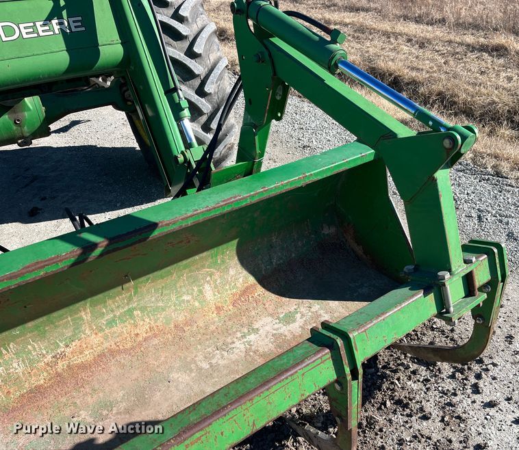 image for item MW9491 1993 John Deere 7800  MFWD tractor