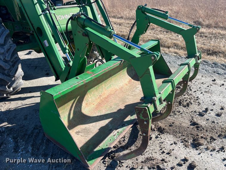 image for item MW9491 1993 John Deere 7800  MFWD tractor