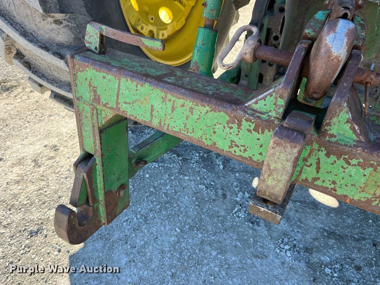 image for item MW9491 1993 John Deere 7800  MFWD tractor