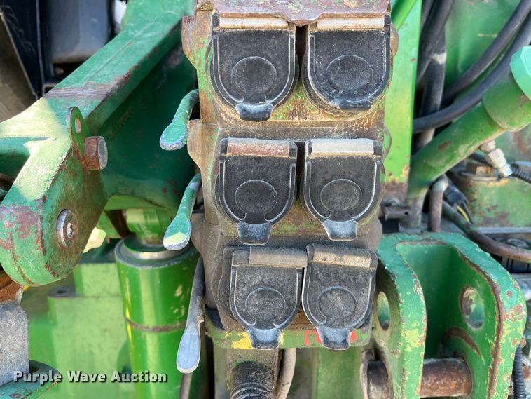 image for item MW9491 1993 John Deere 7800  MFWD tractor