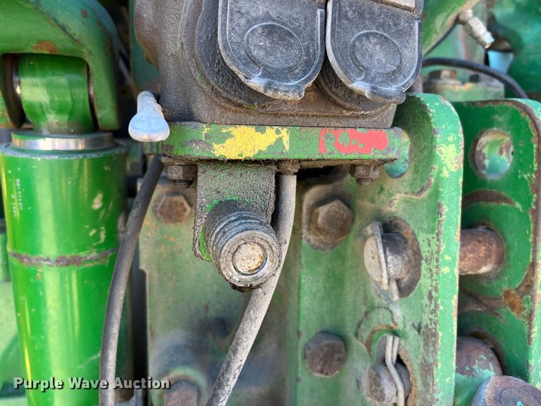 image for item MW9491 1993 John Deere 7800  MFWD tractor