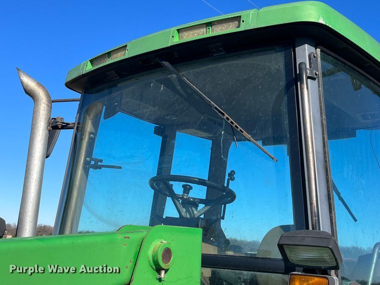 image for item MW9491 1993 John Deere 7800  MFWD tractor