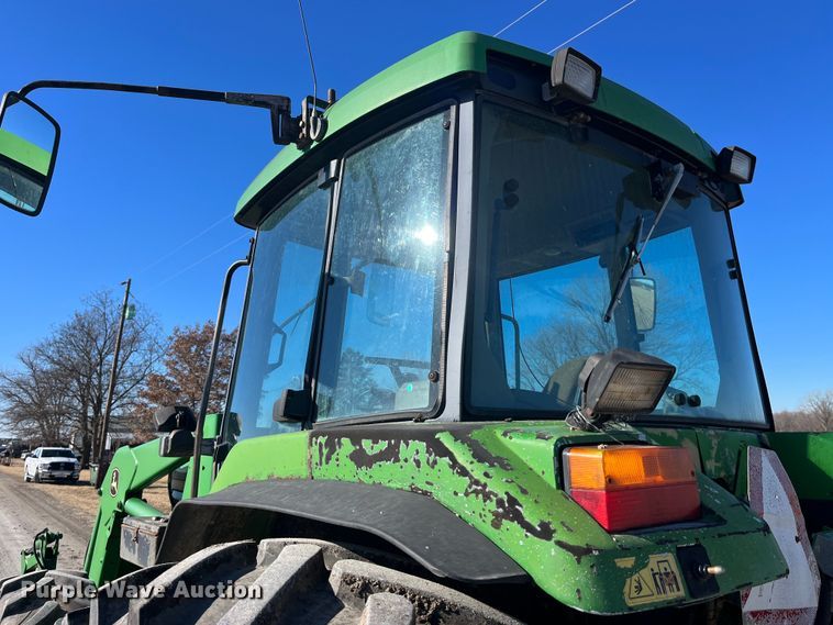 image for item MW9491 1993 John Deere 7800  MFWD tractor