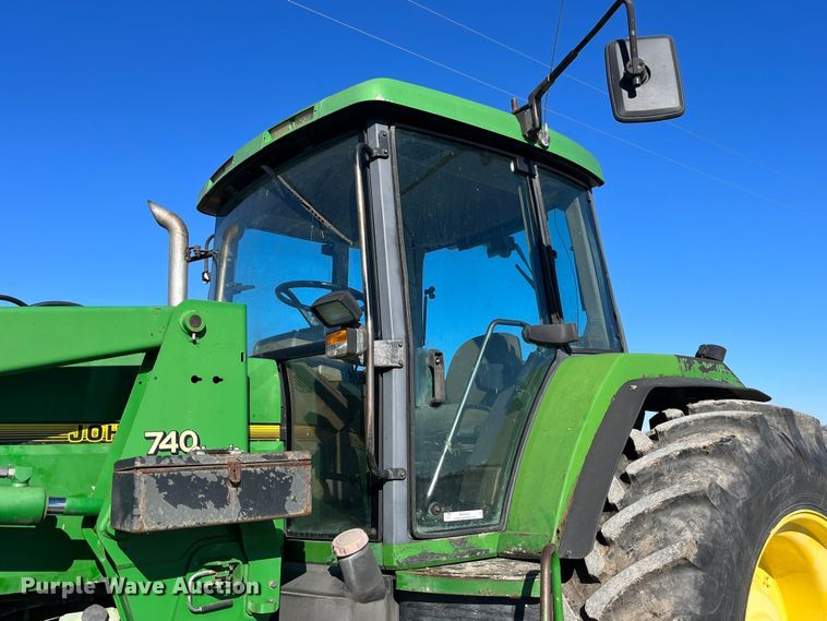 image for item MW9491 1993 John Deere 7800  MFWD tractor