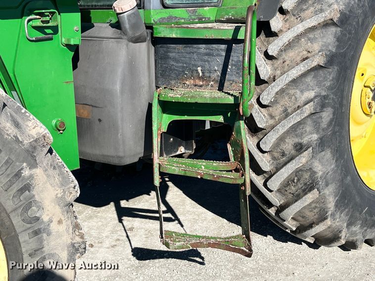 image for item MW9491 1993 John Deere 7800  MFWD tractor