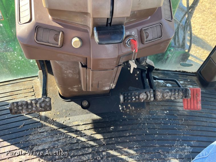 image for item MW9491 1993 John Deere 7800  MFWD tractor