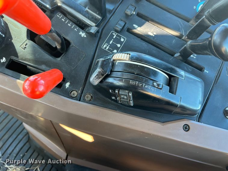 image for item MW9491 1993 John Deere 7800  MFWD tractor