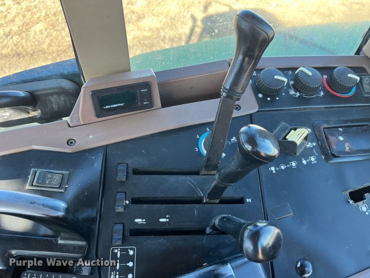 image for item MW9491 1993 John Deere 7800  MFWD tractor