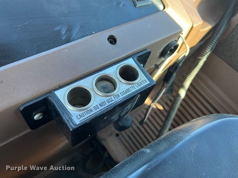 image for item MW9491 1993 John Deere 7800  MFWD tractor