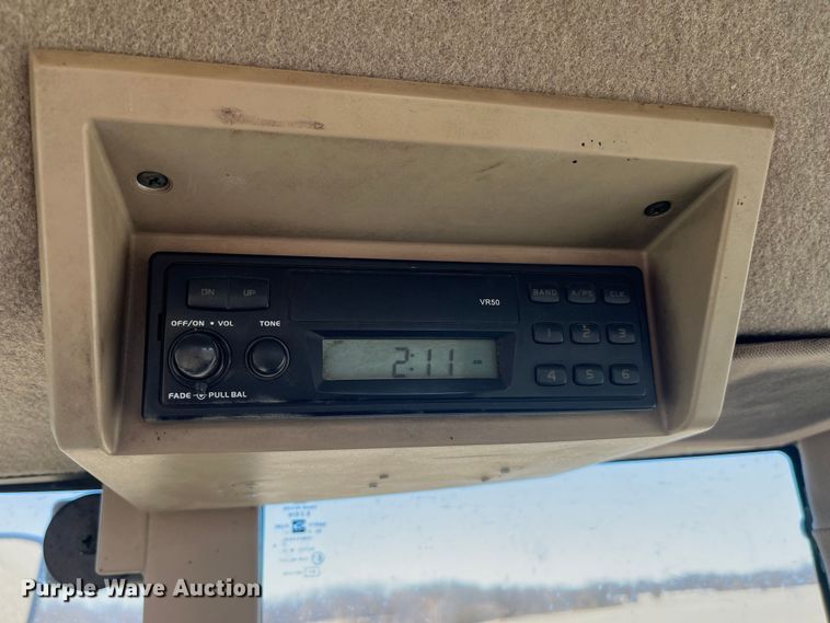 image for item MW9491 1993 John Deere 7800  MFWD tractor