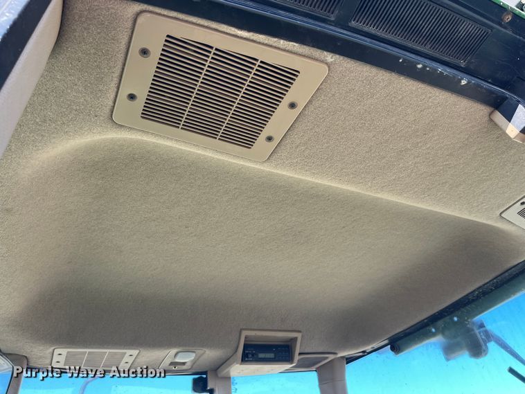 image for item MW9491 1993 John Deere 7800  MFWD tractor