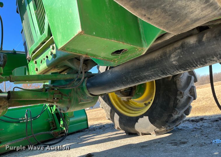 image for item MW9491 1993 John Deere 7800  MFWD tractor