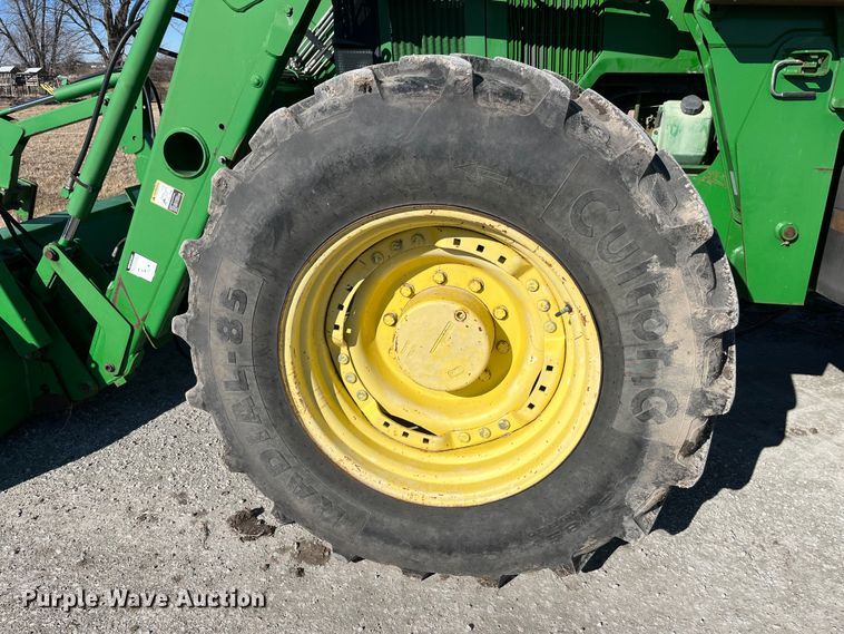 image for item MW9491 1993 John Deere 7800  MFWD tractor