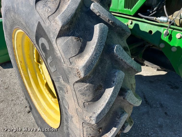 image for item MW9491 1993 John Deere 7800  MFWD tractor