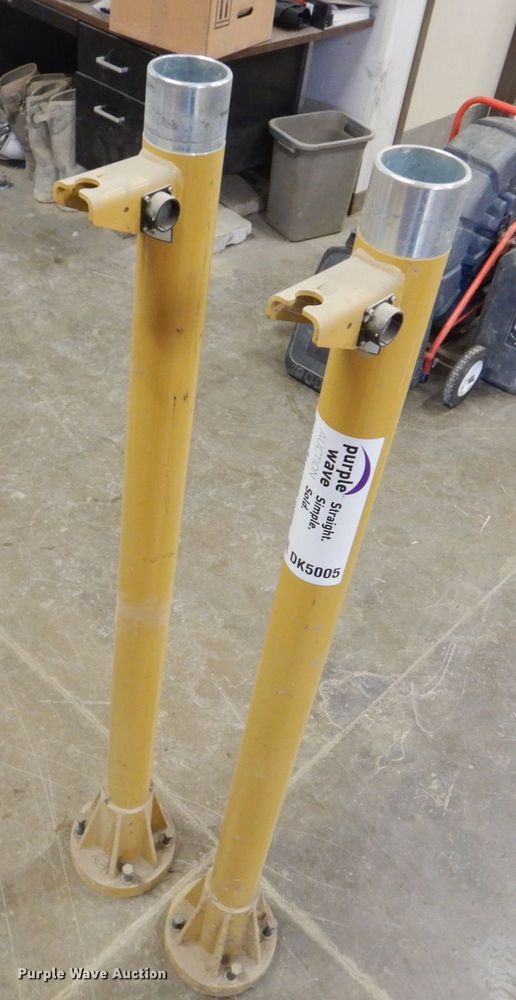 image for item DK5005 (2) Caterpillar grade control mounts