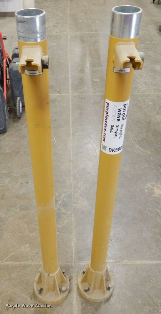 image for item DK5005 (2) Caterpillar grade control mounts