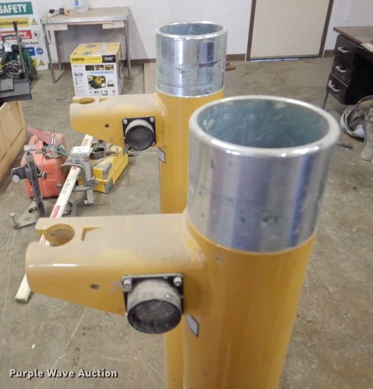 image for item DK5005 (2) Caterpillar grade control mounts