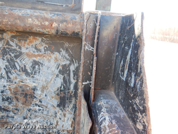 image for item DK5014 2005 GMC C5500  dump truck