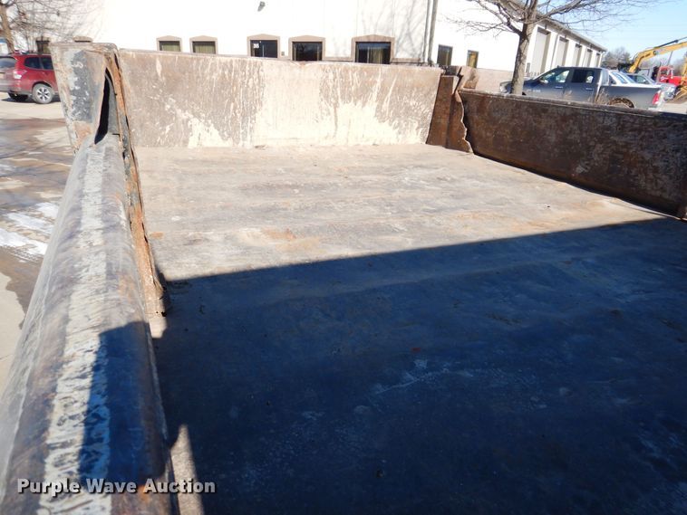 image for item DK5014 2005 GMC C5500  dump truck