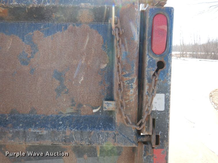image for item DK5014 2005 GMC C5500  dump truck