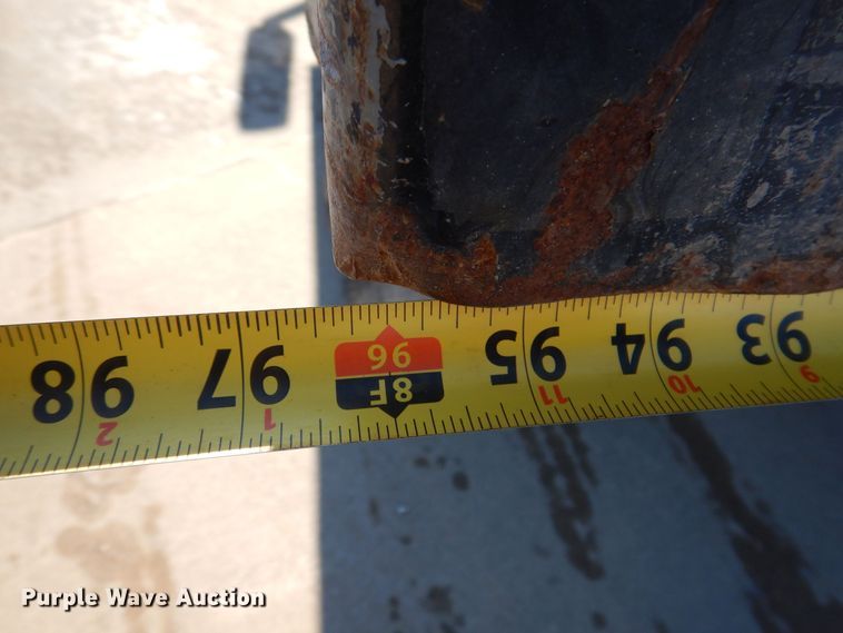 image for item DK5014 2005 GMC C5500  dump truck