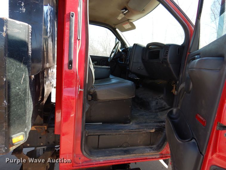 image for item DK5014 2005 GMC C5500  dump truck