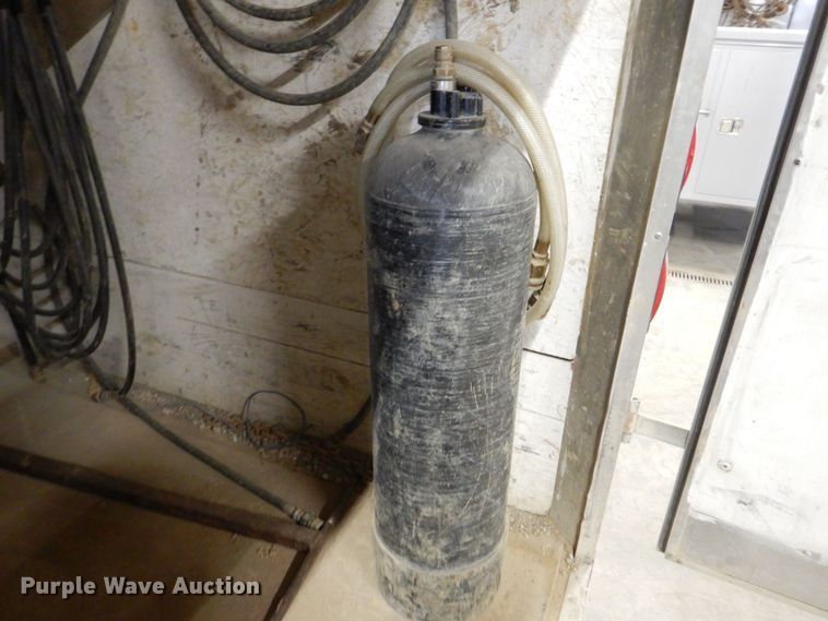 image for item DK5015 2004 Haulmark  enclosed cargo trailer with pressure testing system