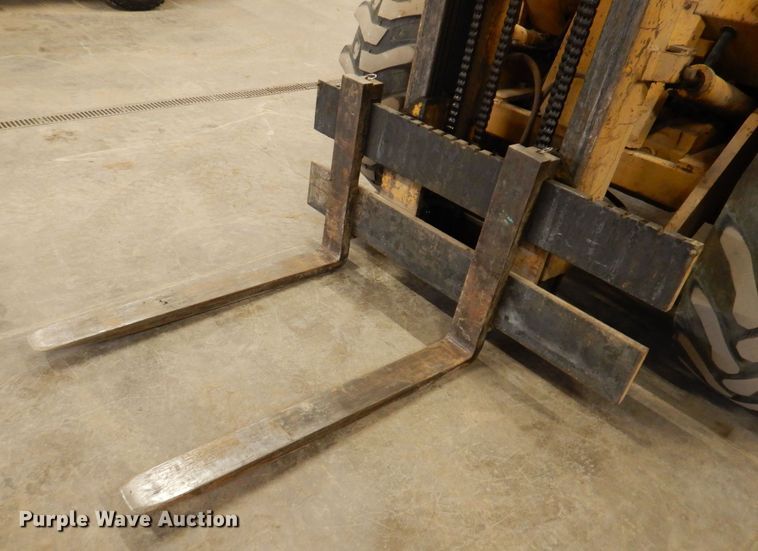 image for item DK5017 1998 John Deere 486E  forklift