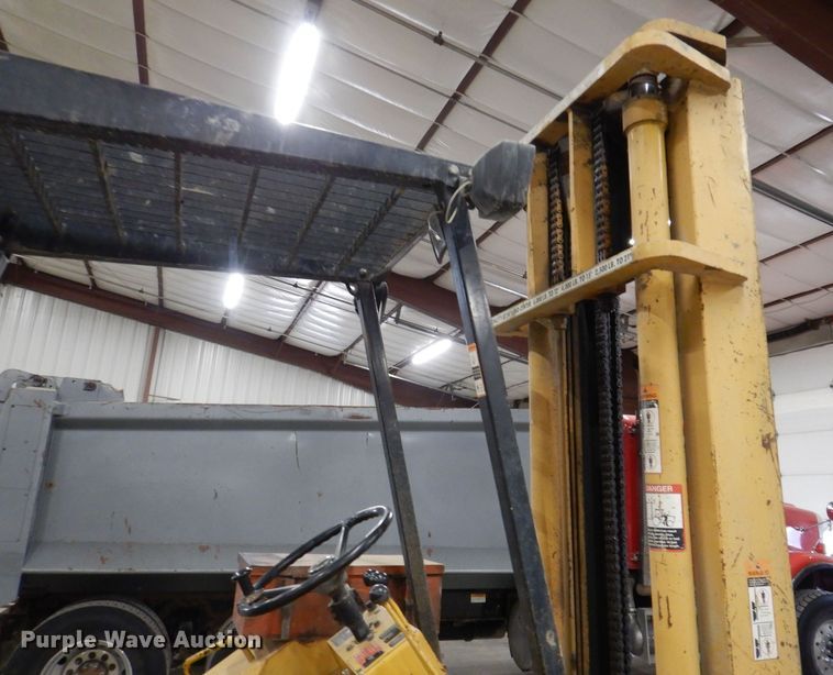 image for item DK5017 1998 John Deere 486E  forklift