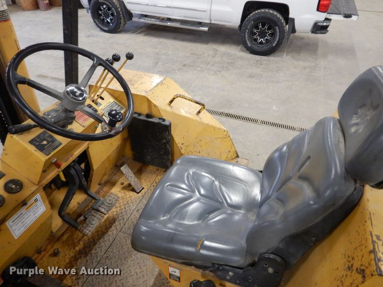 image for item DK5017 1998 John Deere 486E  forklift