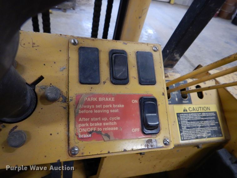 image for item DK5017 1998 John Deere 486E  forklift