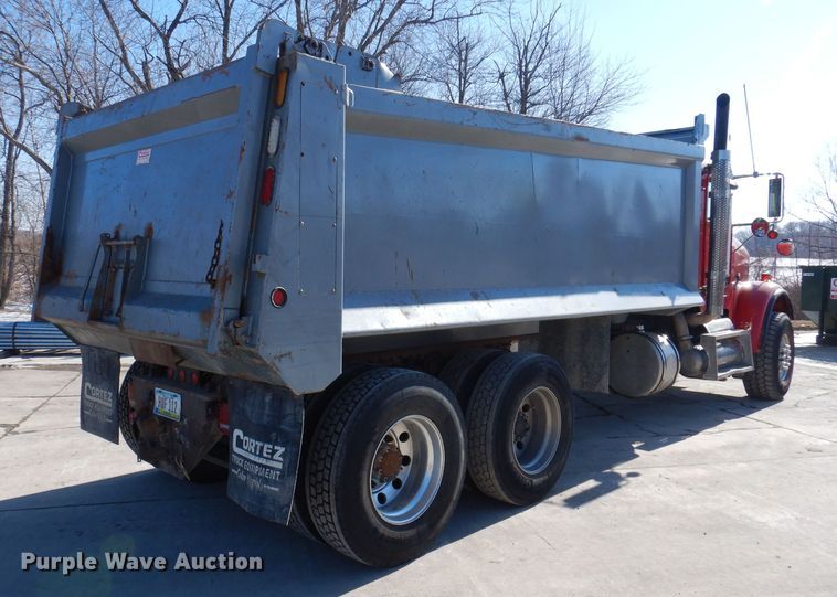 image for item DK5028 2009 Freightliner FLD120  dump truck