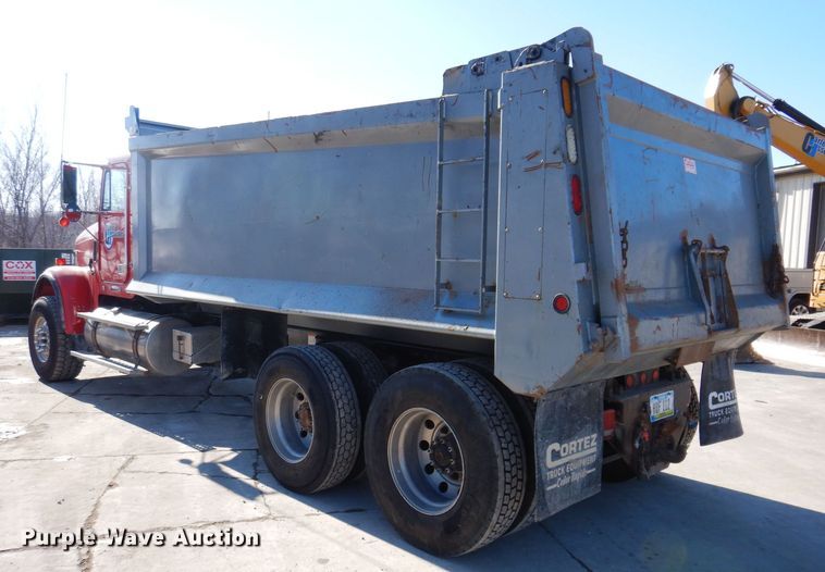 image for item DK5028 2009 Freightliner FLD120  dump truck