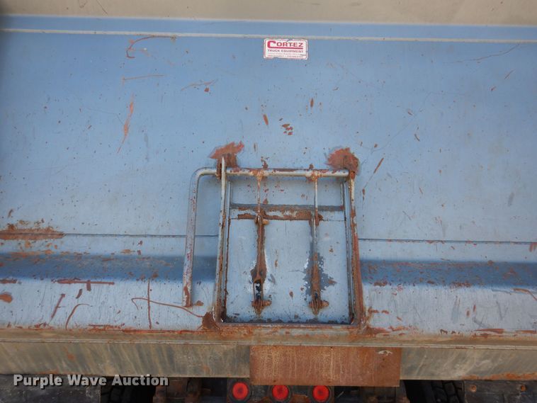 image for item DK5028 2009 Freightliner FLD120  dump truck