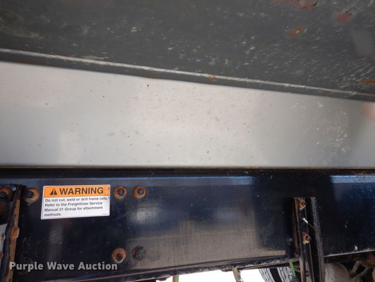 image for item DK5028 2009 Freightliner FLD120  dump truck