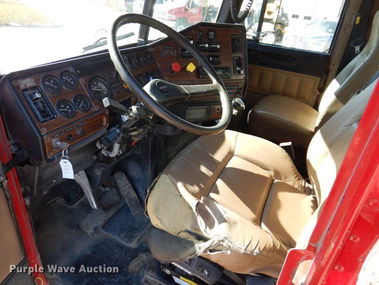 image for item DK5028 2009 Freightliner FLD120  dump truck