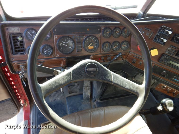 image for item DK5028 2009 Freightliner FLD120  dump truck