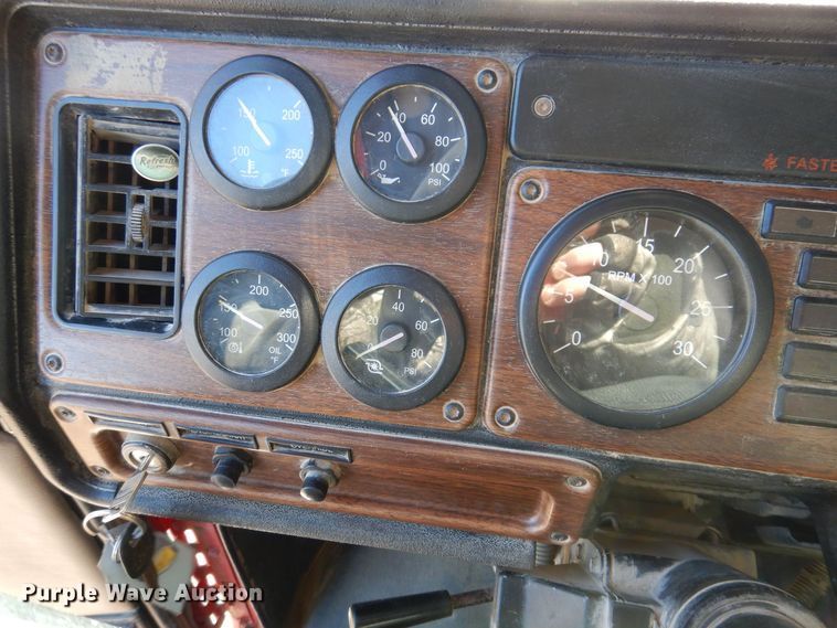 image for item DK5028 2009 Freightliner FLD120  dump truck