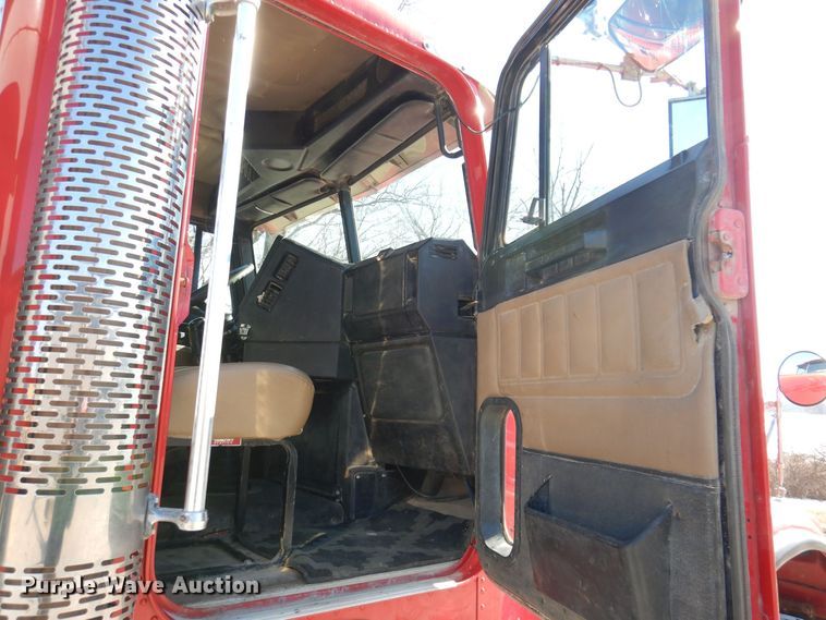 image for item DK5028 2009 Freightliner FLD120  dump truck
