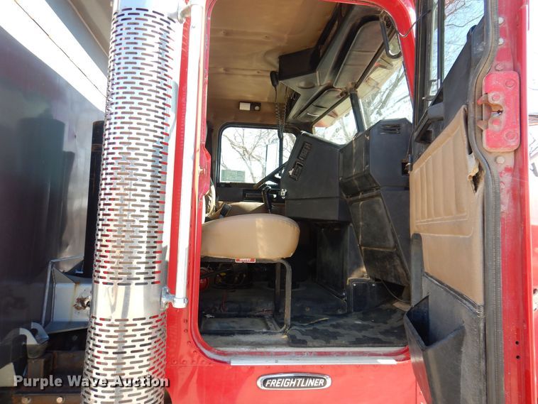 image for item DK5028 2009 Freightliner FLD120  dump truck