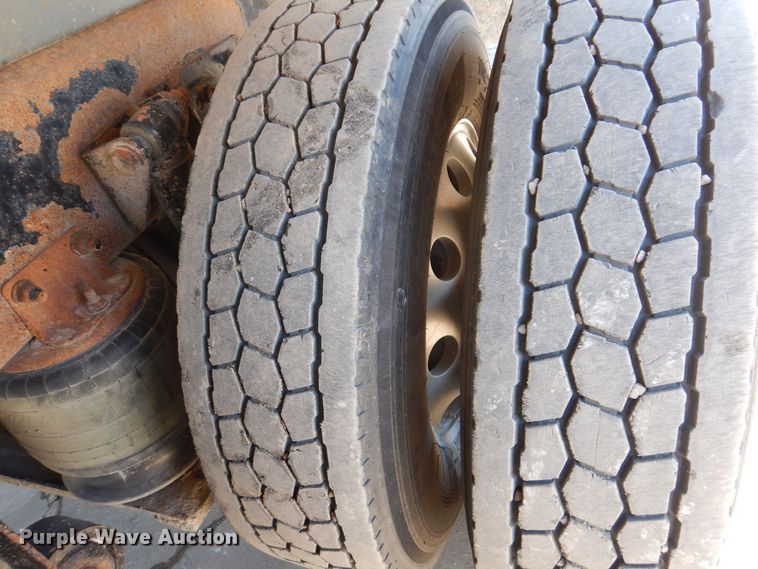 image for item DK5028 2009 Freightliner FLD120  dump truck