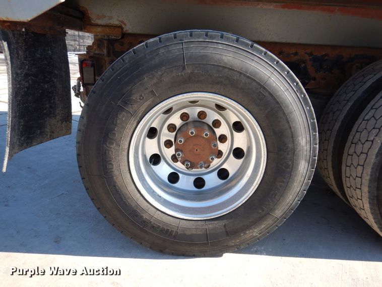 image for item DK5028 2009 Freightliner FLD120  dump truck