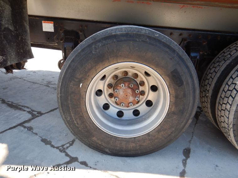 image for item DK5028 2009 Freightliner FLD120  dump truck