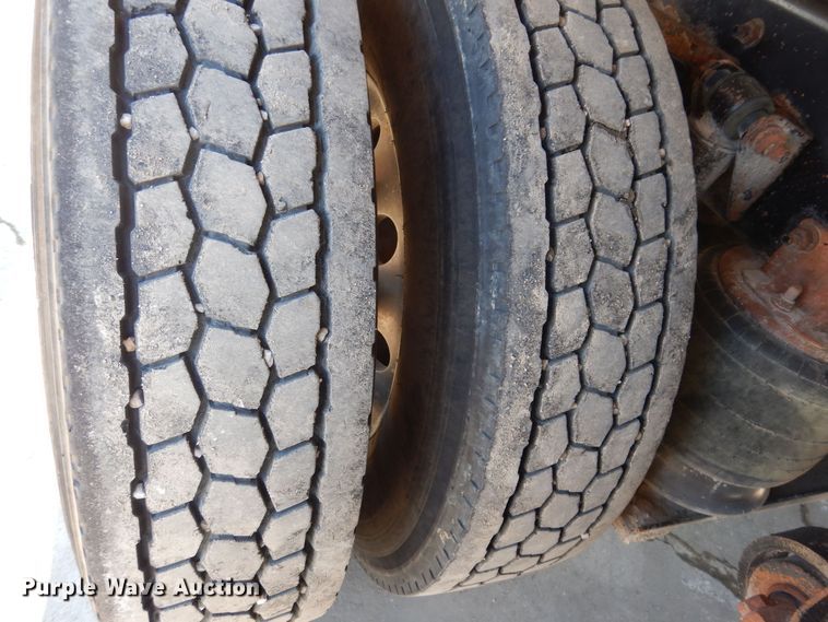 image for item DK5028 2009 Freightliner FLD120  dump truck