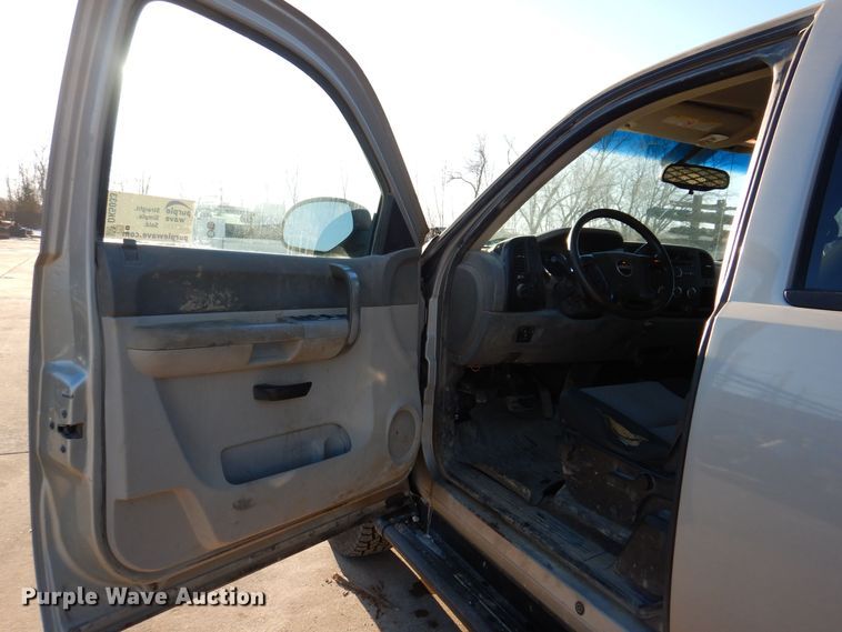 image for item DK5033 2008 GMC Sierra 2500HD  pickup truck