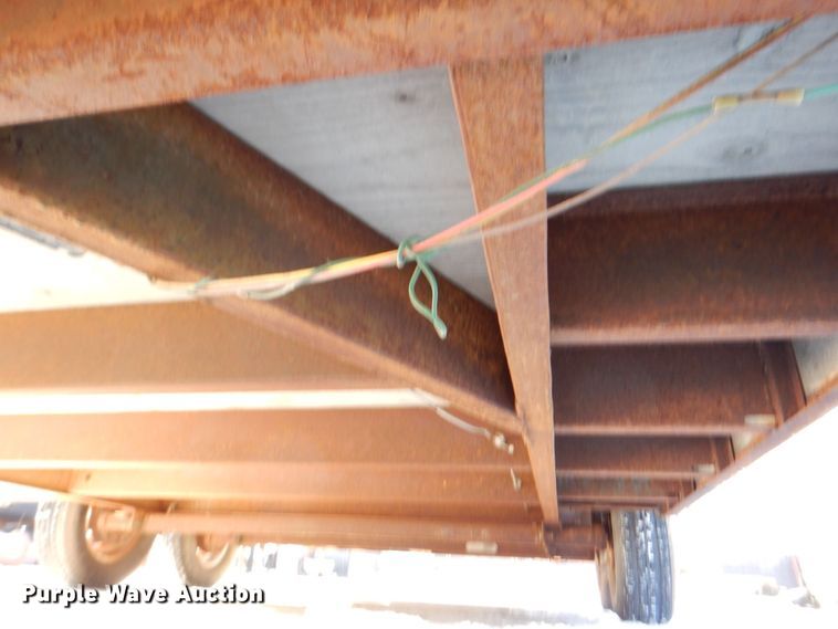 image for item DK5034 2002 United Express  enclosed cargo trailer with lube system