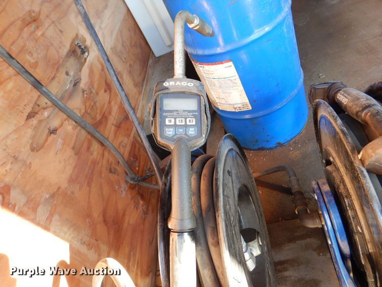 image for item DK5034 2002 United Express  enclosed cargo trailer with lube system