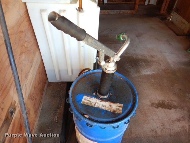 image for item DK5034 2002 United Express  enclosed cargo trailer with lube system